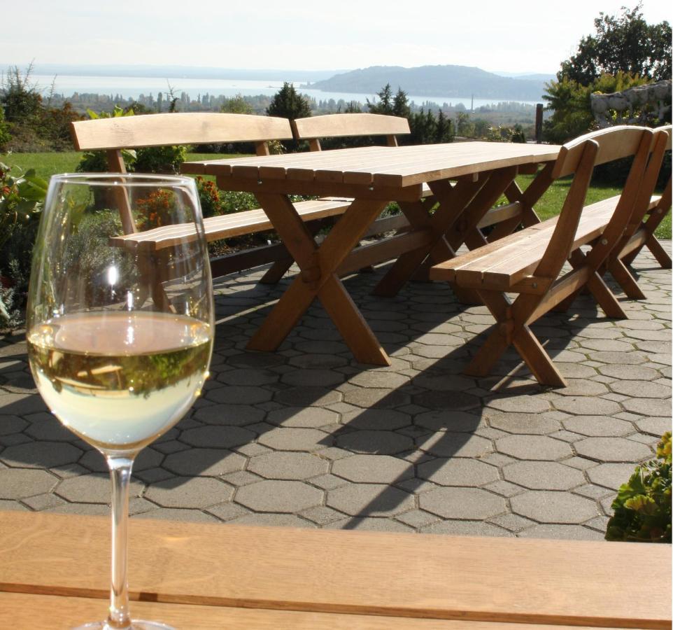 באלאטונפורד Koczor Winery & Guesthouse מראה חיצוני תמונה