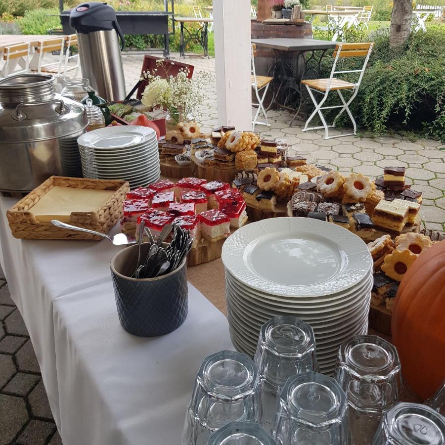 באלאטונפורד Koczor Winery & Guesthouse מראה חיצוני תמונה