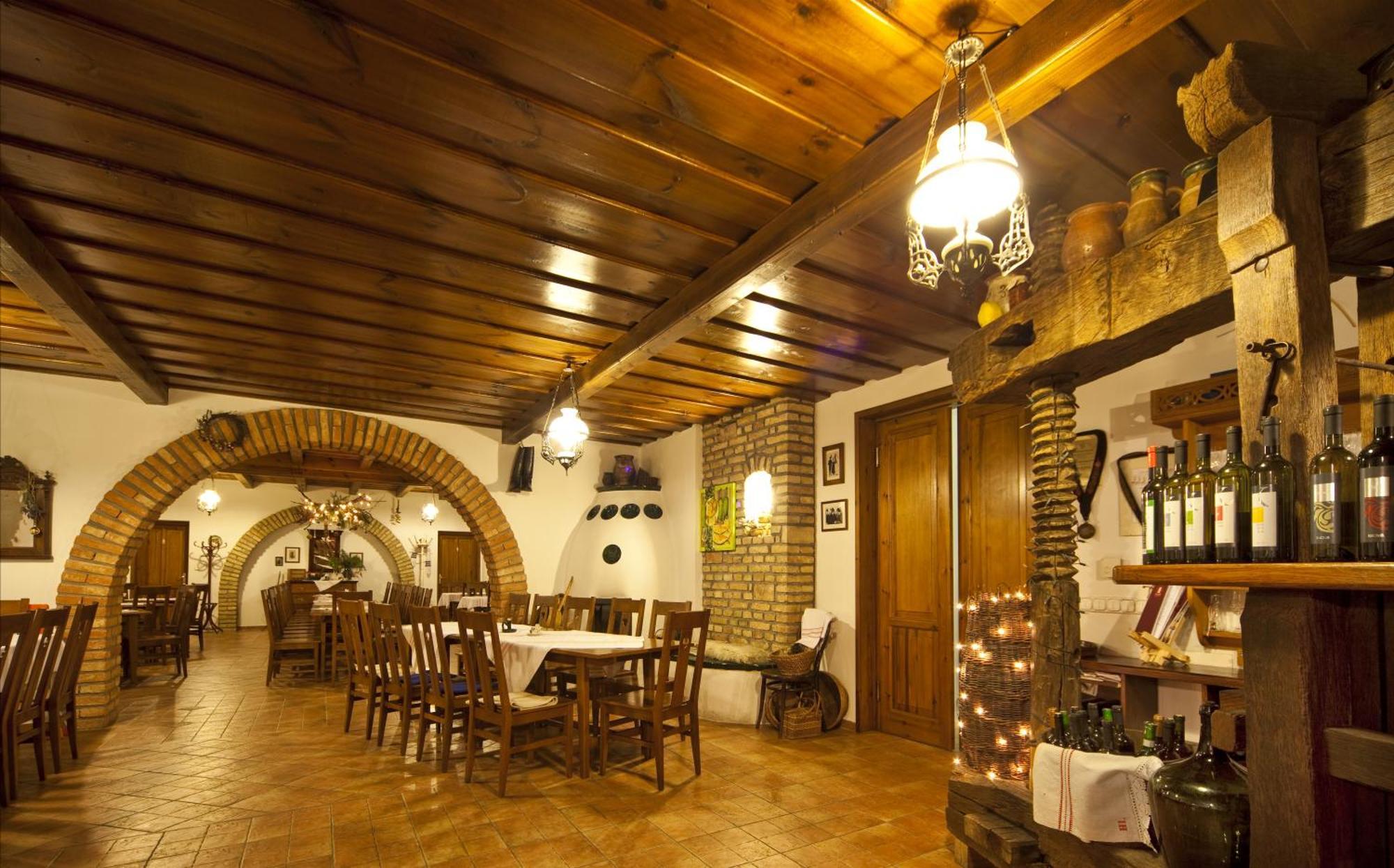 באלאטונפורד Koczor Winery & Guesthouse מראה חיצוני תמונה