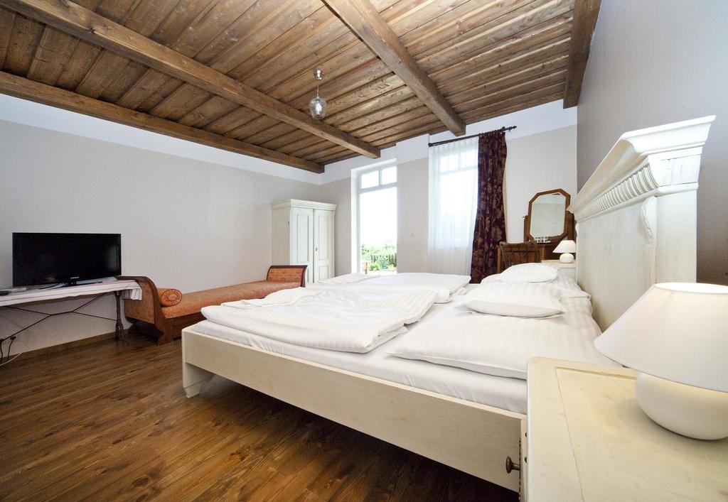 באלאטונפורד Koczor Winery & Guesthouse מראה חיצוני תמונה