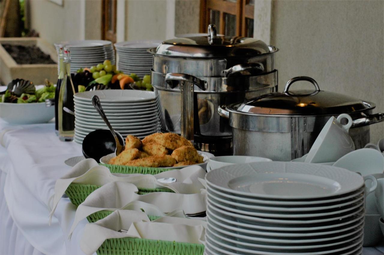באלאטונפורד Koczor Winery & Guesthouse מראה חיצוני תמונה